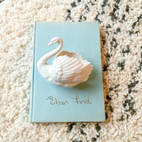 Vintage Swan Goebel Made in Germany White Planter - Picture 2 of 7